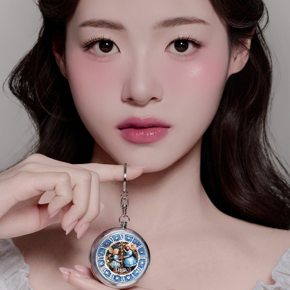 Glowing Time to Kiss & Blush