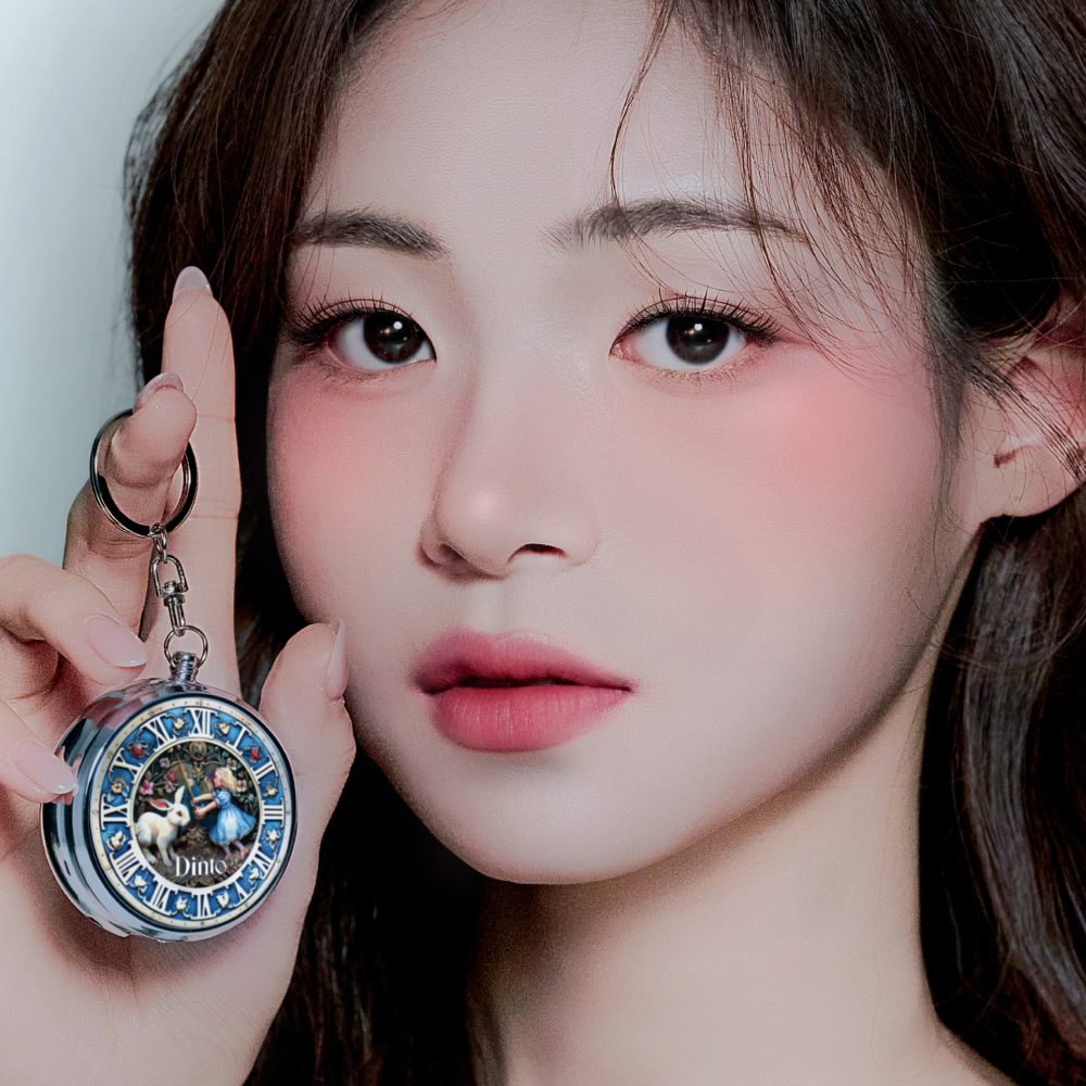 Blurring Time to Kiss & Blush