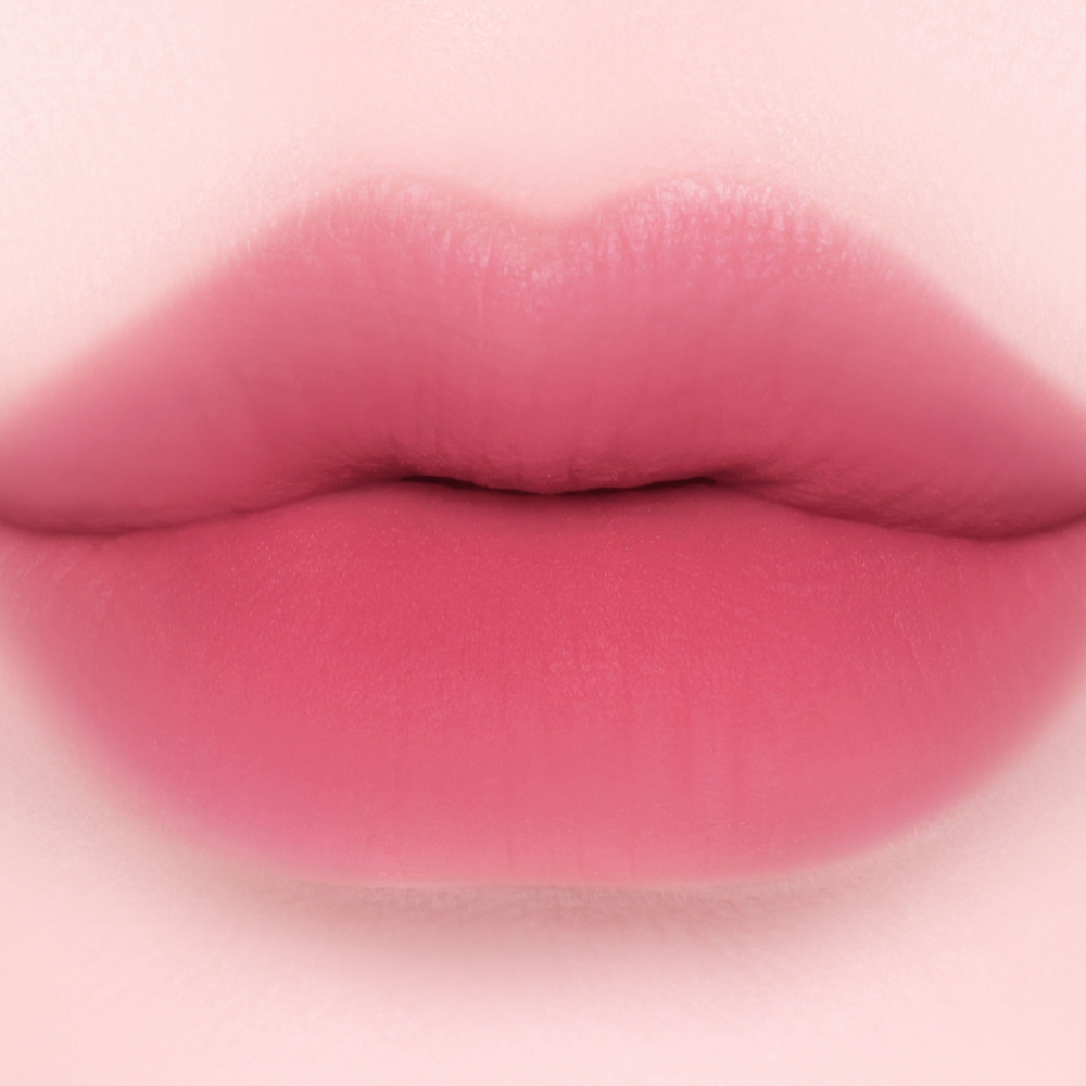 Blurring Time to Kiss & Blush